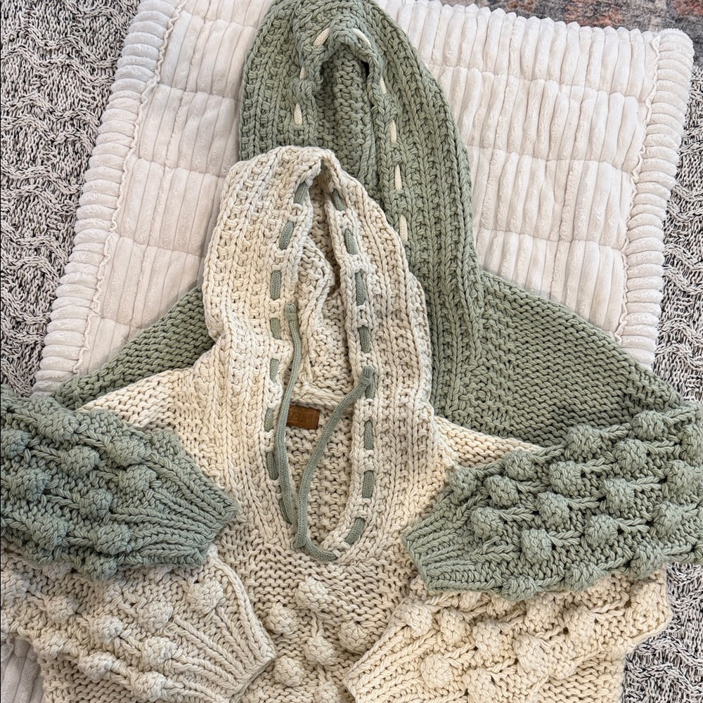 POL Cozy Knit Hooded Sweater - Cream and Green